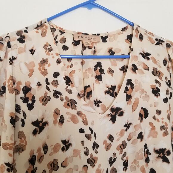 Philosophy Pullover V-Neck Animal Print Top Smocked At Hem Ruffled Sleeve Size M - Picture 2 of 9